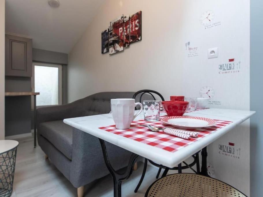 Le Paris Eiffel - Appartement Cosy En Plein Centre Bourgoin-Jallieu Extérieur photo