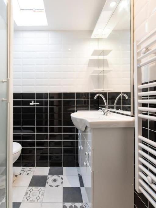 Le Paris Eiffel - Appartement Cosy En Plein Centre Bourgoin-Jallieu Extérieur photo