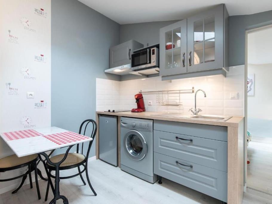 Le Paris Eiffel - Appartement Cosy En Plein Centre Bourgoin-Jallieu Extérieur photo